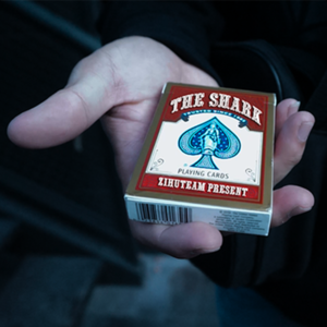 [더 샤크]The Shark by Zihu - 카드케이스가 관객에게 싸인한 카드가 어디에 있는지 알려줍니다.